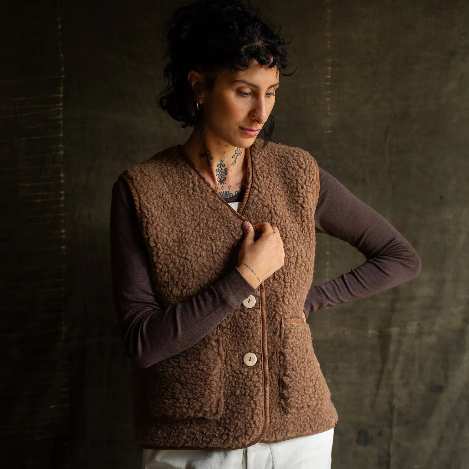 Womens Elk Vest - Wool Teddy Fleece - Nutmeg